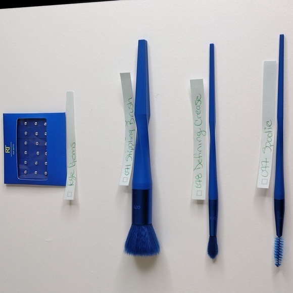 Blue real techniques DayGleam makeup brushes - Picture 1 of 6